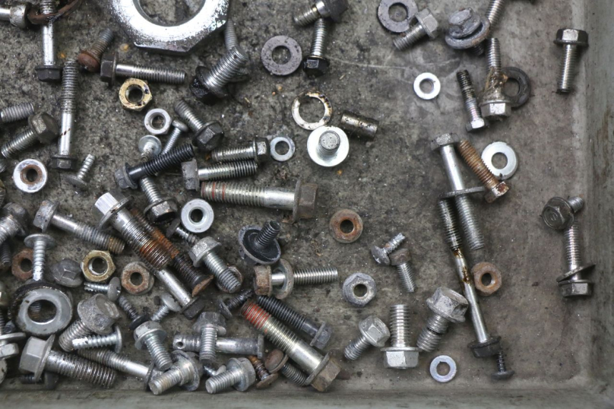 photo de ZAK SCHROEVEN EN BEVESTIGINGSMATERIAAL HONDA NHX LEAD 110 (2008 - 2010) - Technische close-up