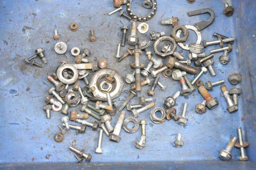 photo de ZAK SCHROEVEN EN BEVESTIGINGSMATERIAAL HONDA NHX LEAD 110 (2008 - 2010) - Detail van het onderdeel