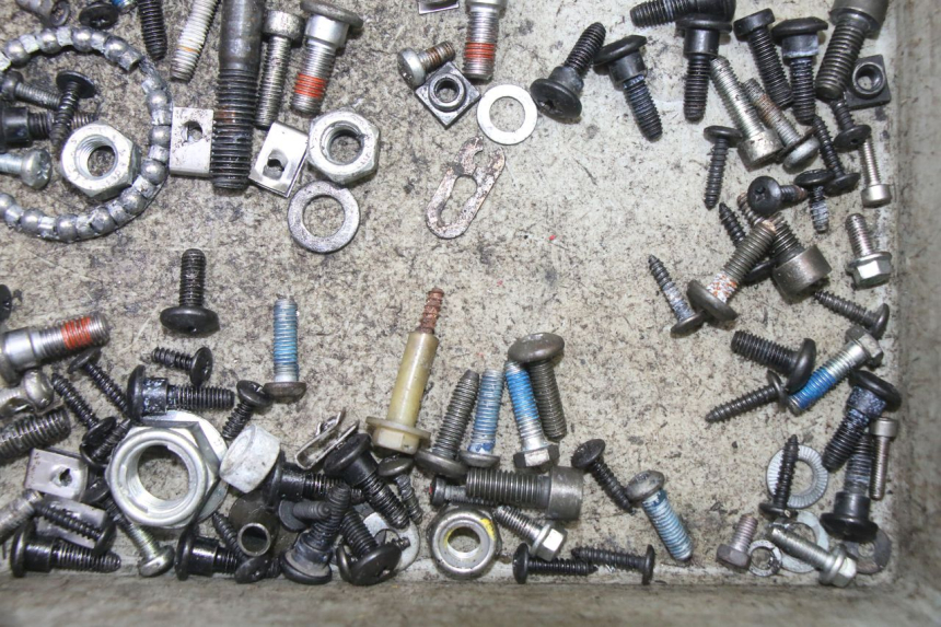 photo de ZAK SCHROEVEN EN BEVESTIGINGSMATERIAAL PIAGGIO NRG POWER PUREJET 50 (2018 - 2021) - Technische close-up