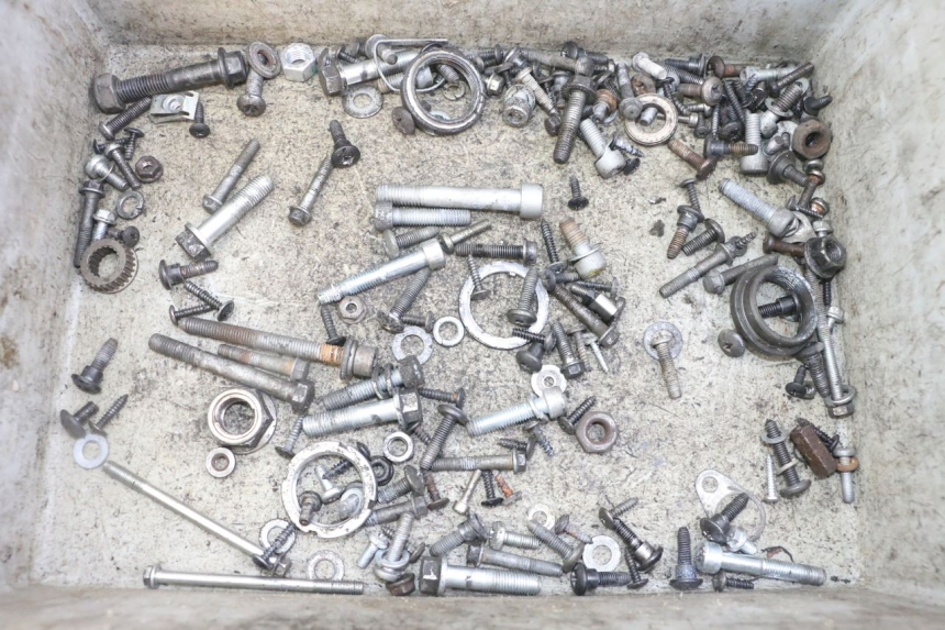 photo de ZAK SCHROEVEN EN BEVESTIGINGSMATERIAAL PIAGGIO NRG POWER PUREJET 50 (2018 - 2021) - Hoofdaanzicht