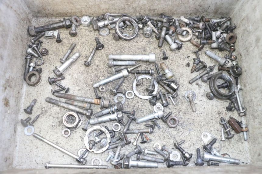 photo de ZAK SCHROEVEN EN BEVESTIGINGSMATERIAAL PIAGGIO NRG POWER PUREJET 50 (2018 - 2021) - Detail van het onderdeel