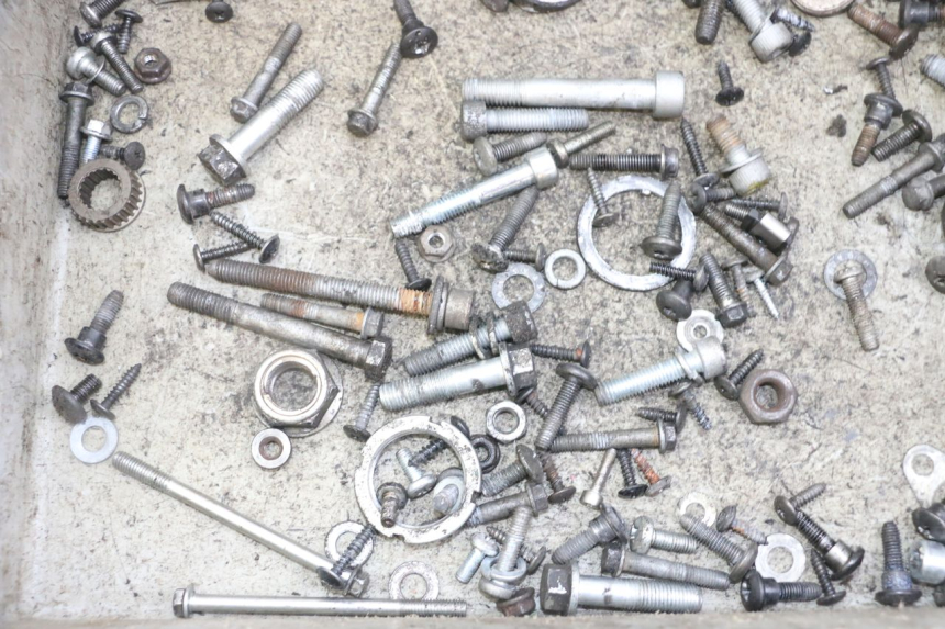 photo de ZAK SCHROEVEN EN BEVESTIGINGSMATERIAAL PIAGGIO NRG POWER PUREJET 50 (2018 - 2021) - Andere kijkhoek