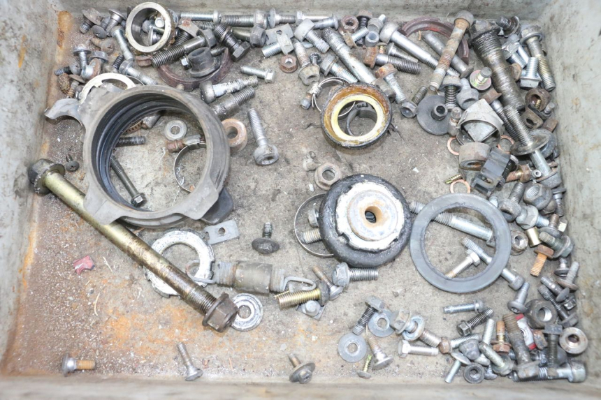 photo de ZAK SCHROEVEN EN BEVESTIGINGSMATERIAAL HONDA NTV DEAUVILLE 650 (1998 - 2001) - Hoofdaanzicht