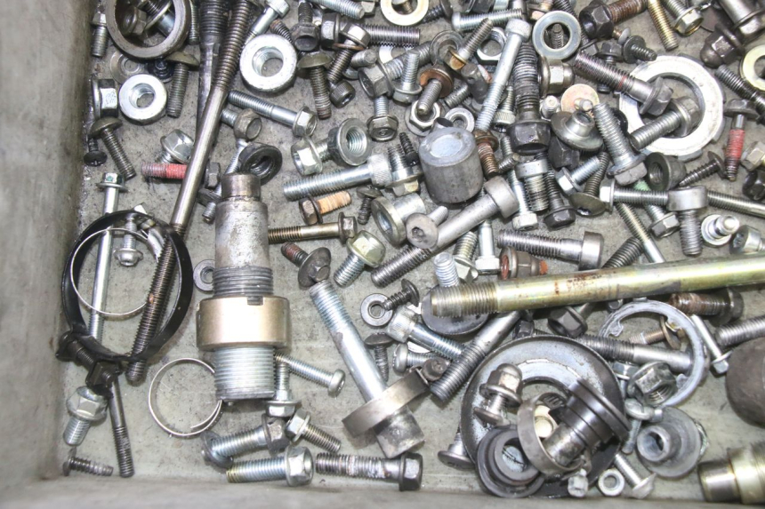 photo de ZAK SCHROEVEN EN BEVESTIGINGSMATERIAAL HONDA NTV DEAUVILLE 650 (2001 - 2006) - Andere kijkhoek