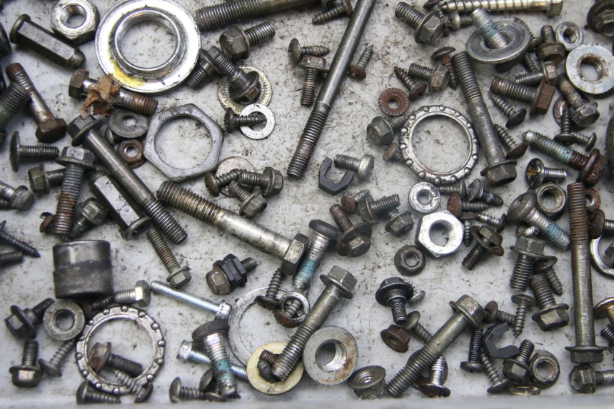 photo de ZAK SCHROEVEN EN BEVESTIGINGSMATERIAAL SELECT UP OCTALIS 125 (2007 - 2012) - Zoom op gebruiksstaat