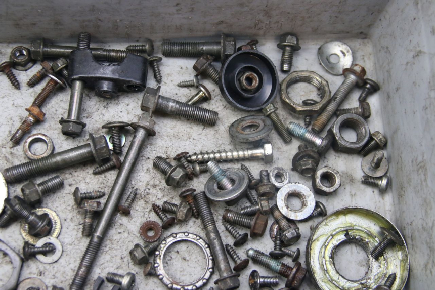 photo de ZAK SCHROEVEN EN BEVESTIGINGSMATERIAAL SELECT UP OCTALIS 125 (2007 - 2012) - Technische close-up