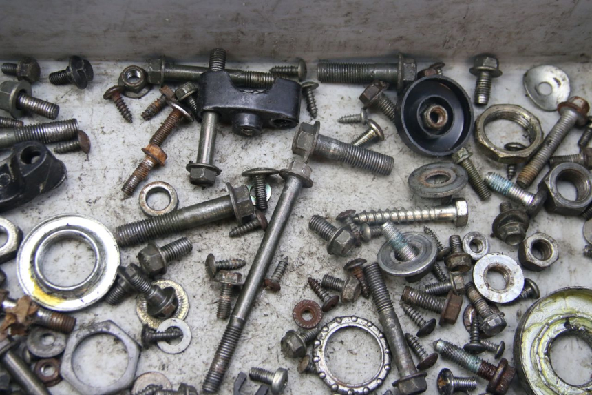 photo de ZAK SCHROEVEN EN BEVESTIGINGSMATERIAAL SELECT UP OCTALIS 125 (2007 - 2012) - Overzicht