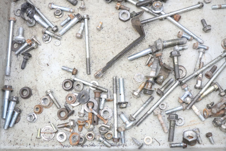 photo de ZAK SCHROEVEN EN BEVESTIGINGSMATERIAAL JM MOTORS OLDIES 4T 50 (2010 - 2020) - Zoom op gebruiksstaat