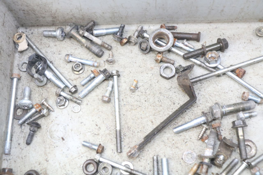 photo de ZAK SCHROEVEN EN BEVESTIGINGSMATERIAAL JM MOTORS OLDIES 4T 50 (2010 - 2020) - Andere kijkhoek