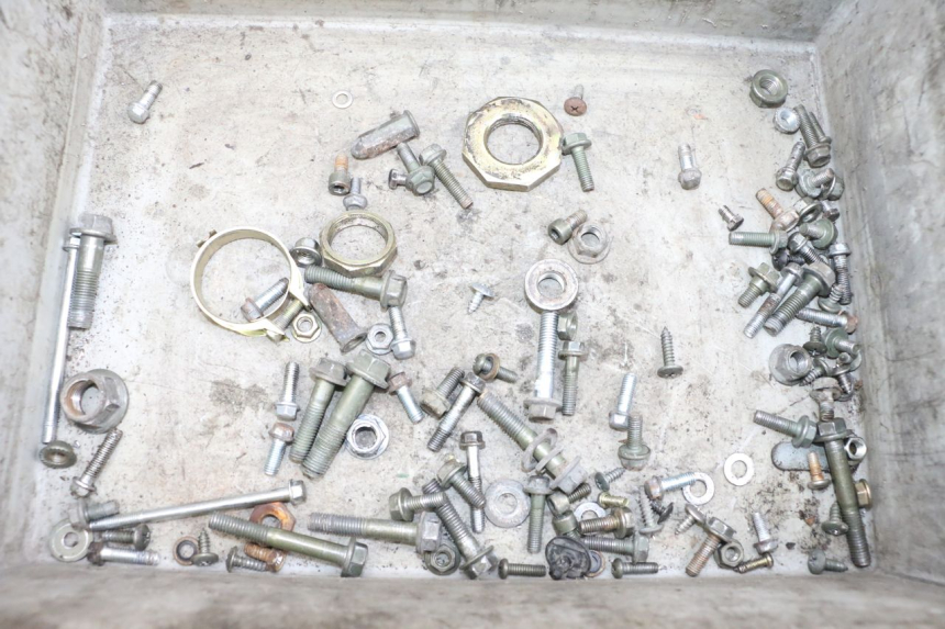 photo de ZAK SCHROEVEN EN BEVESTIGINGSMATERIAAL JM MOTORS OLDIES 4T 50 (2010 - 2020) - Hoofdaanzicht