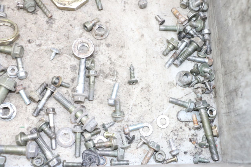 photo de ZAK SCHROEVEN EN BEVESTIGINGSMATERIAAL JM MOTORS OLDIES 4T 50 (2010 - 2020) - Zoom op gebruiksstaat