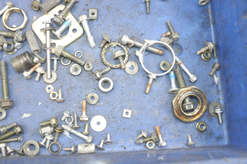 photo de ZAK SCHROEVEN EN BEVESTIGINGSMATERIAAL JM MOTORS OLDIES RS 4T 50 (2021 - 2024) - Zoom op gebruiksstaat