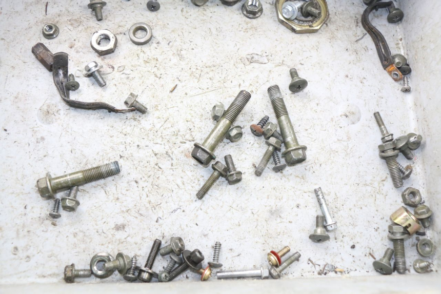 photo de ZAK SCHROEVEN EN BEVESTIGINGSMATERIAAL SYM ORBIT 2 4T 50 (2018 - 2022) - Detail van het onderdeel