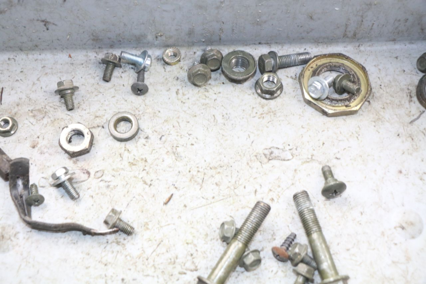 photo de ZAK SCHROEVEN EN BEVESTIGINGSMATERIAAL SYM ORBIT 2 4T 50 (2018 - 2022) - Zoom op gebruiksstaat