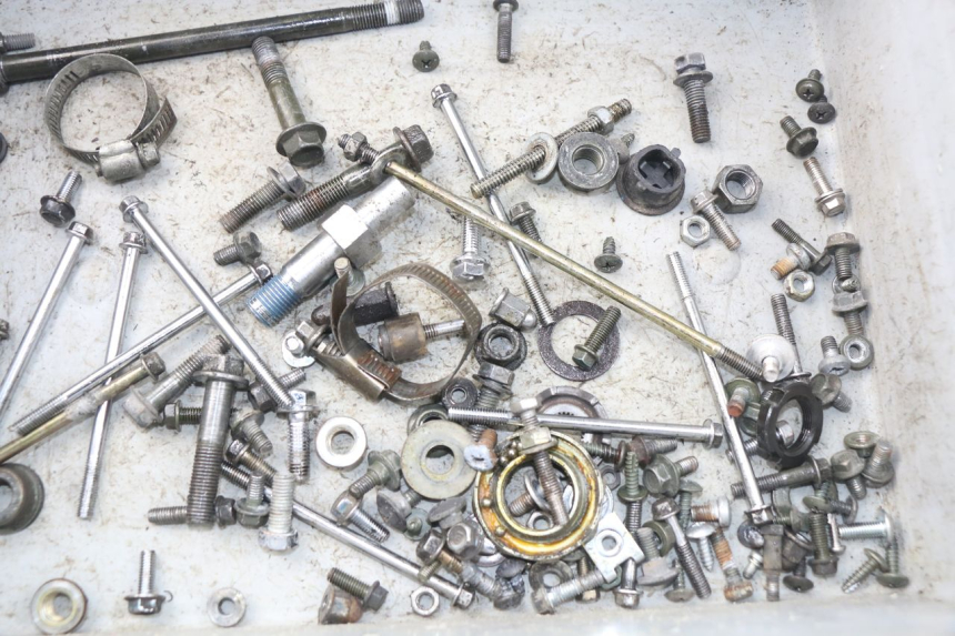 photo de ZAK SCHROEVEN EN BEVESTIGINGSMATERIAAL SYM ORBIT 2 4T 50 (2008 - 2017) - Detail van het onderdeel