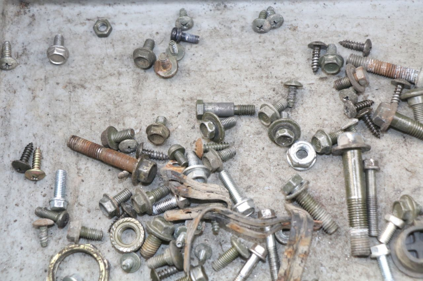 photo de ZAK SCHROEVEN EN BEVESTIGINGSMATERIAAL SYM ORBIT 2 4T 50 (2008 - 2017) - Andere kijkhoek