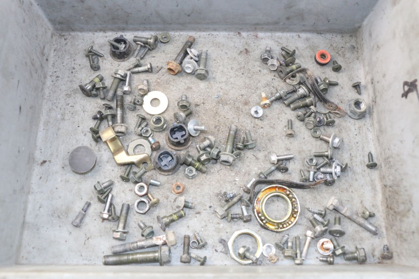 photo de ZAK SCHROEVEN EN BEVESTIGINGSMATERIAAL SYM ORBIT 2 4T 50 (2008 - 2017) - Hoofdaanzicht