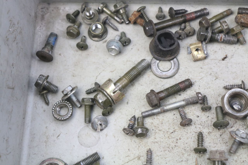 photo de ZAK SCHROEVEN EN BEVESTIGINGSMATERIAAL SYM ORBIT 2 4T 50 (2008 - 2017) - Technische close-up