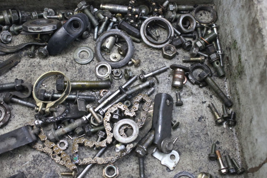 photo de ZAK SCHROEVEN EN BEVESTIGINGSMATERIAAL SYM ORBIT 2 4T 50 (2018 - 2022) - Detail van het onderdeel