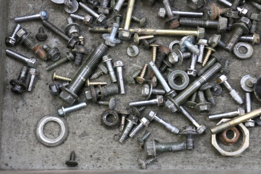 photo de ZAK SCHROEVEN EN BEVESTIGINGSMATERIAAL SYM ORBIT 2 50 (2008 - 2014) - Andere kijkhoek