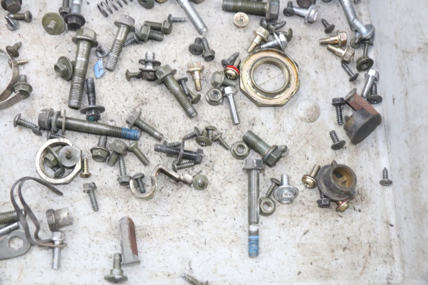 photo de ZAK SCHROEVEN EN BEVESTIGINGSMATERIAAL SYM ORBIT III 3 4T 50 (2021 - 2025) - Zoom op gebruiksstaat