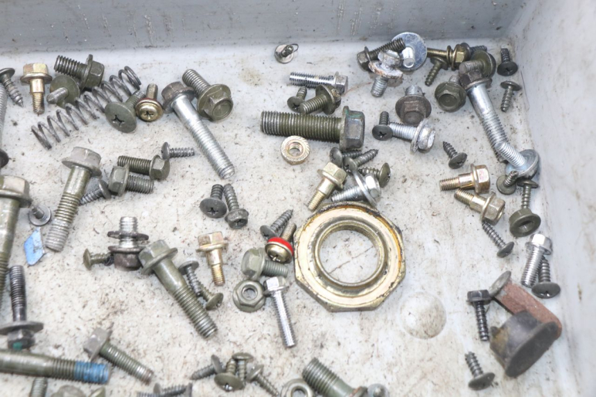 photo de ZAK SCHROEVEN EN BEVESTIGINGSMATERIAAL SYM ORBIT III 3 4T 50 (2021 - 2025) - Andere kijkhoek