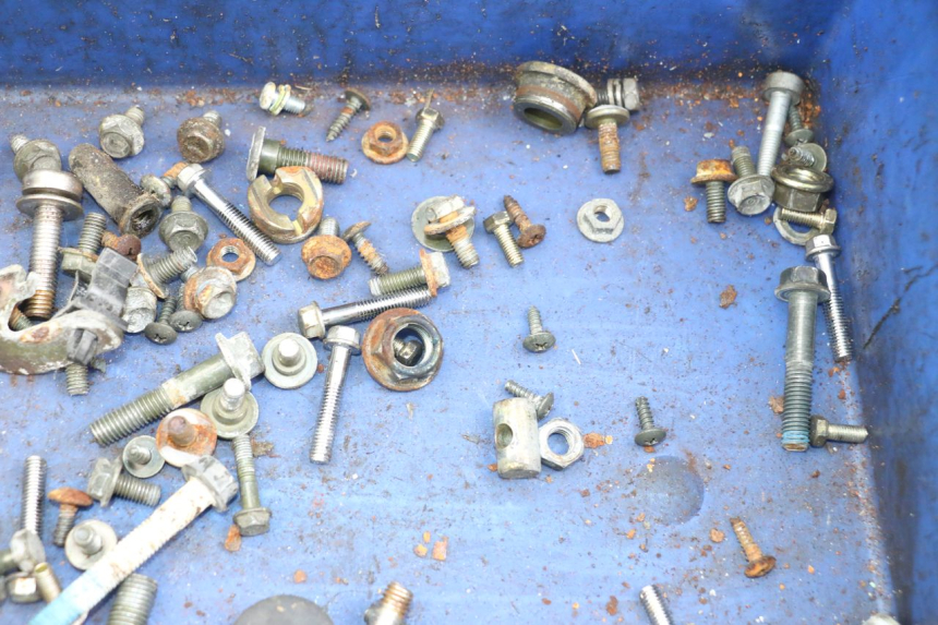 photo de ZAK SCHROEVEN EN BEVESTIGINGSMATERIAAL SYM ORBIT III 3 4T 50 (2018 - 2021) - Zoom op gebruiksstaat