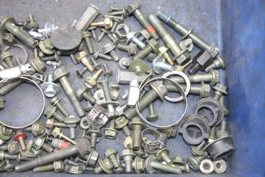 photo de ZAK SCHROEVEN EN BEVESTIGINGSMATERIAAL SYM ORBIT III 3 4T 50 (2021 - 2025) - Zoom op gebruiksstaat