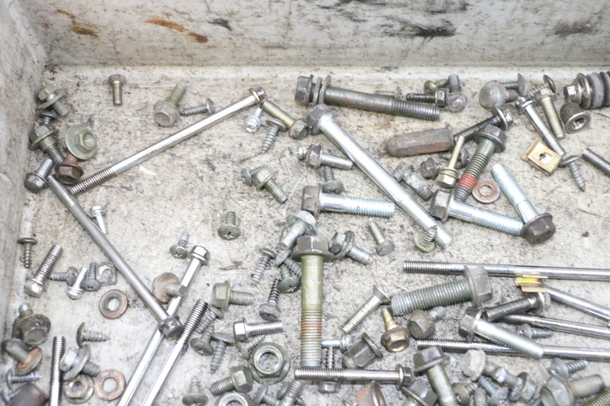 photo de ZAK SCHROEVEN EN BEVESTIGINGSMATERIAAL SYM ORBIT III 3 4T 50 (2021 - 2025) - Zoom op gebruiksstaat