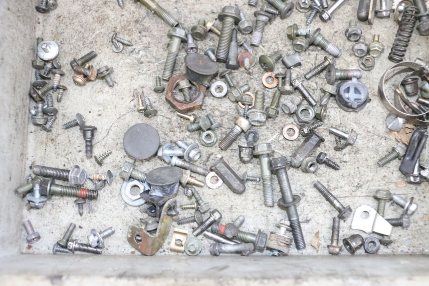 photo de ZAK SCHROEVEN EN BEVESTIGINGSMATERIAAL SYM ORBIT III 3 4T 50 (2018 - 2021) - Andere kijkhoek