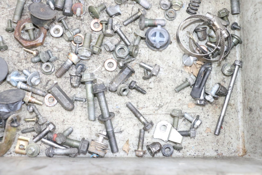 photo de ZAK SCHROEVEN EN BEVESTIGINGSMATERIAAL SYM ORBIT III 3 4T 50 (2018 - 2021) - Technische close-up