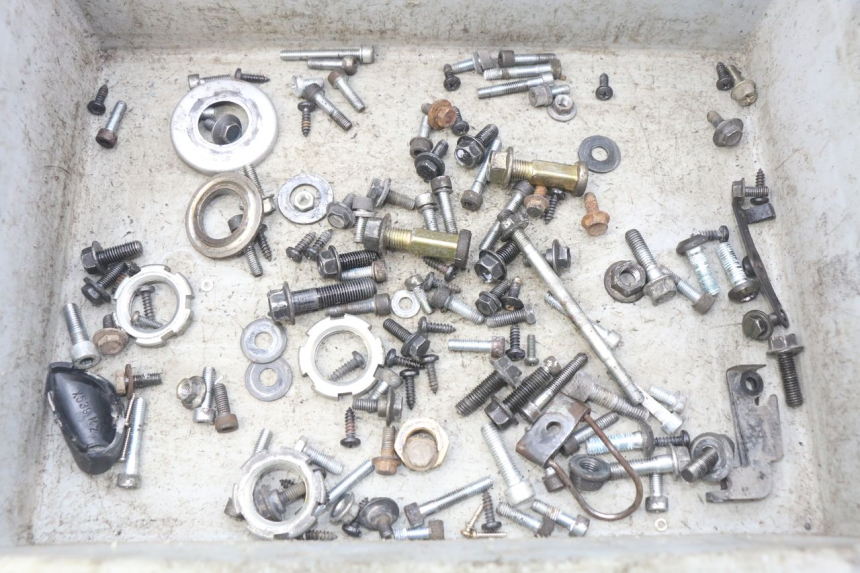 photo de ZAK SCHROEVEN EN BEVESTIGINGSMATERIAAL MBK OVETTO 2T 50 (2007 - 2017) - Hoofdaanzicht