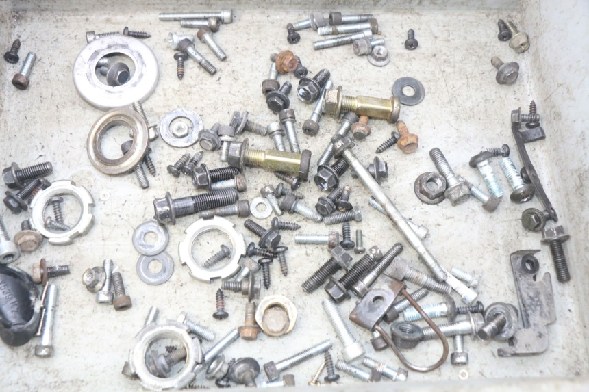 photo de ZAK SCHROEVEN EN BEVESTIGINGSMATERIAAL MBK OVETTO 2T 50 (2007 - 2017) - Detail van het onderdeel