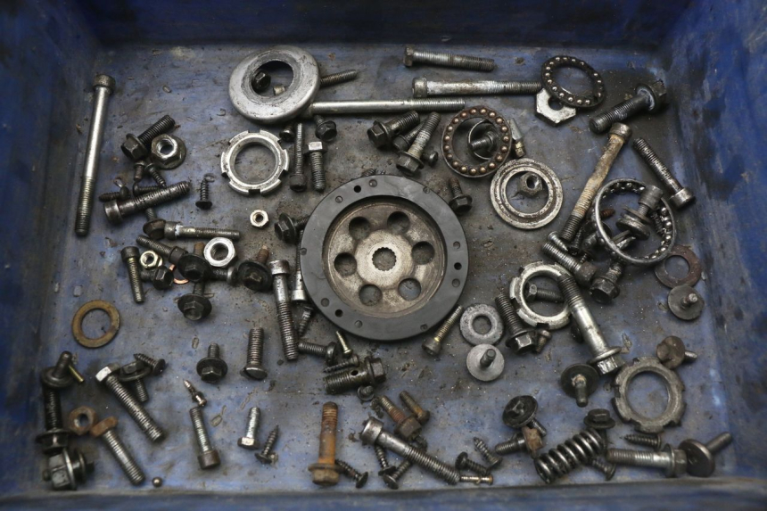 photo de ZAK SCHROEVEN EN BEVESTIGINGSMATERIAAL MBK OVETTO 2T 50 (2007 - 2017) - Hoofdaanzicht