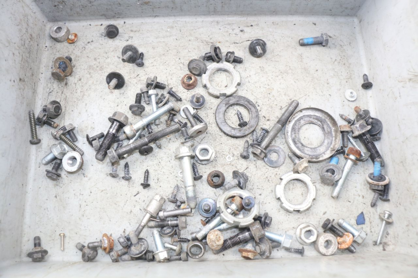 photo de ZAK SCHROEVEN EN BEVESTIGINGSMATERIAAL MBK OVETTO 4T 50 (2008 - 2016) - Hoofdaanzicht