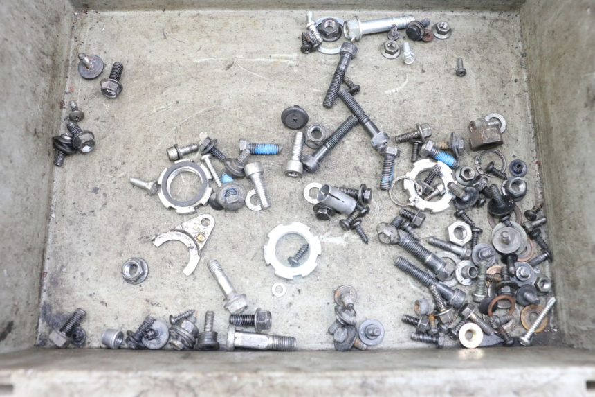 photo de ZAK SCHROEVEN EN BEVESTIGINGSMATERIAAL MBK OVETTO ONE 2T 50 (2013 - 2017) - Hoofdaanzicht