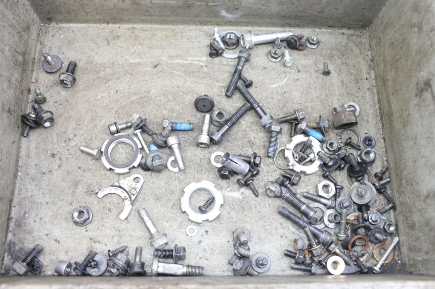 photo de ZAK SCHROEVEN EN BEVESTIGINGSMATERIAAL MBK OVETTO ONE 2T 50 (2013 - 2017) - Detail van het onderdeel