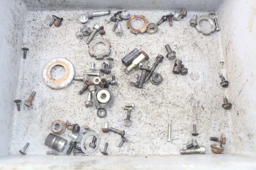 photo de ZAK SCHROEVEN EN BEVESTIGINGSMATERIAAL MBK OVETTO 50 (1998 - 2007) - Hoofdaanzicht