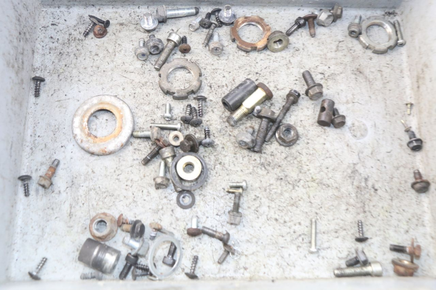 photo de ZAK SCHROEVEN EN BEVESTIGINGSMATERIAAL MBK OVETTO 50 (1998 - 2007) - Detail van het onderdeel