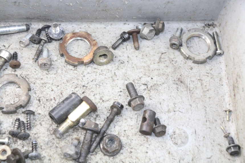 photo de ZAK SCHROEVEN EN BEVESTIGINGSMATERIAAL MBK OVETTO 50 (1998 - 2007) - Andere kijkhoek