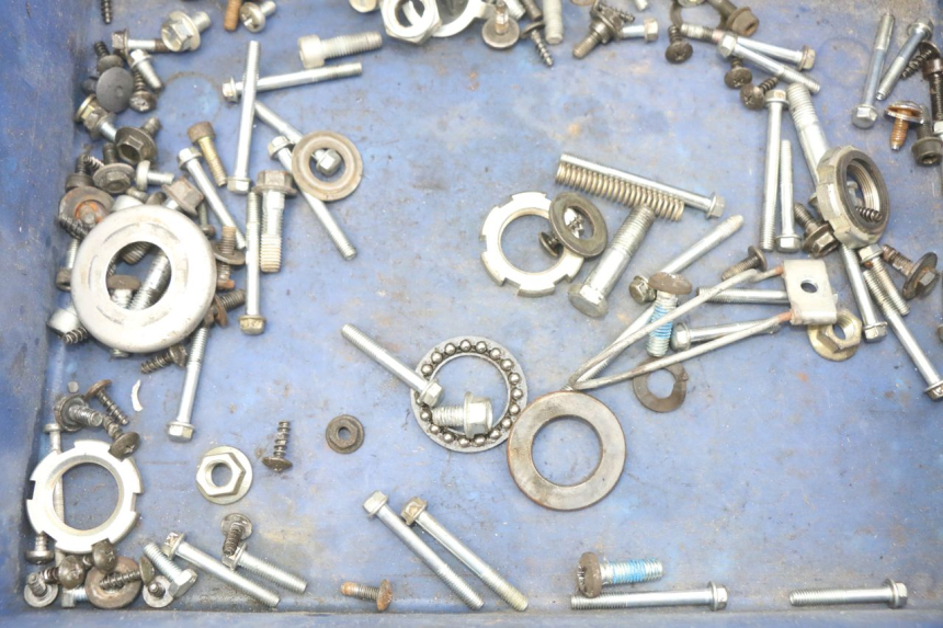 photo de ZAK SCHROEVEN EN BEVESTIGINGSMATERIAAL MBK OVETTO 50 (1998 - 2007) - Zoom op gebruiksstaat