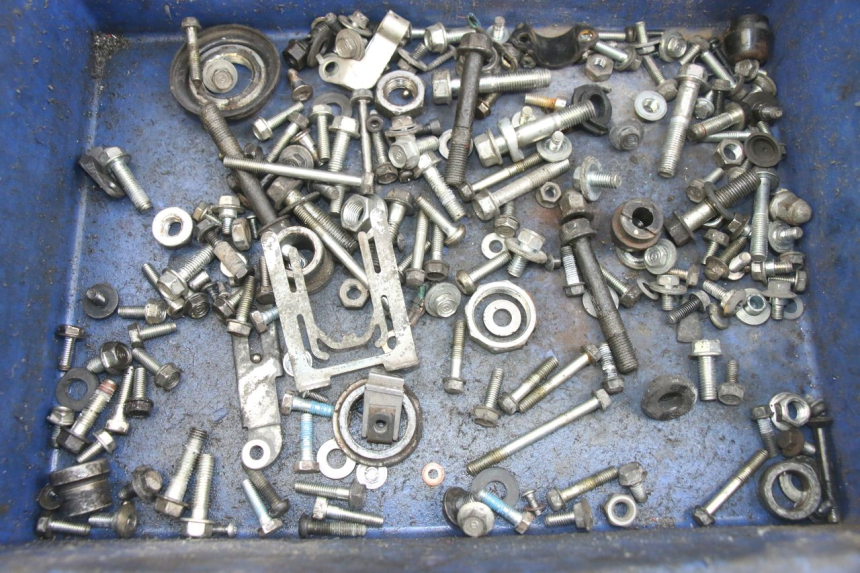 photo de ZAK SCHROEVEN EN BEVESTIGINGSMATERIAAL HONDA PCX (JF28) 125 (2009 - 2011) - Hoofdaanzicht