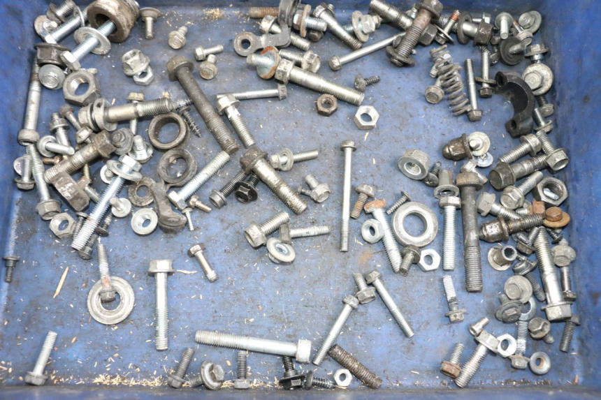 photo de ZAK SCHROEVEN EN BEVESTIGINGSMATERIAAL HONDA PCX (JF28) 125 (2009 - 2011) - Detail van het onderdeel