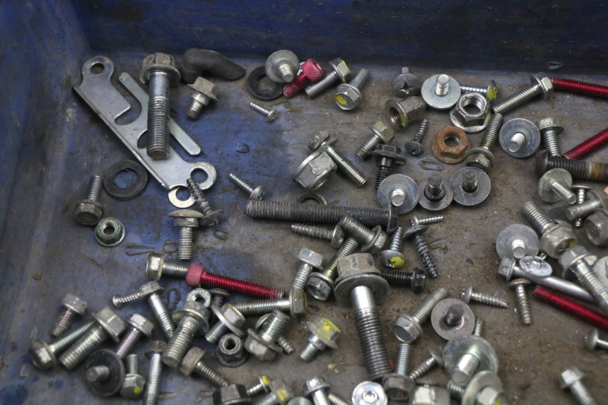 photo de ZAK SCHROEVEN EN BEVESTIGINGSMATERIAAL HONDA PCX (JF47) 125 (2012 - 2013) - Detail van het onderdeel