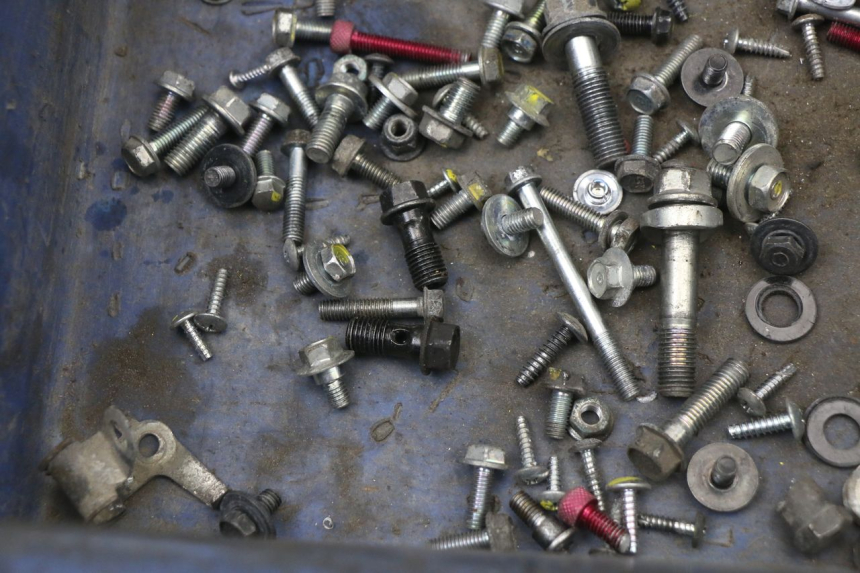 photo de ZAK SCHROEVEN EN BEVESTIGINGSMATERIAAL HONDA PCX (JF47) 125 (2012 - 2013) - Andere kijkhoek