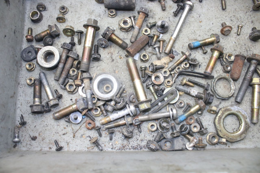 photo de ZAK SCHROEVEN EN BEVESTIGINGSMATERIAAL KYMCO PEOPLE 250 (2004 - 2008) - Hoofdaanzicht