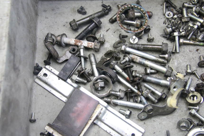 photo de ZAK SCHROEVEN EN BEVESTIGINGSMATERIAAL HONDA PES PS I 125 (2006 - 2012) - Zoom op gebruiksstaat