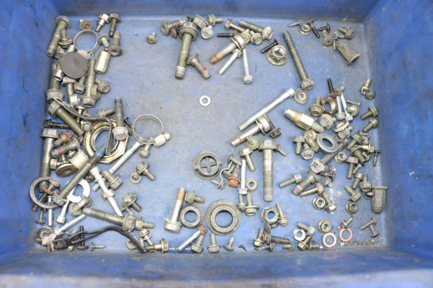 photo de ZAK SCHROEVEN EN BEVESTIGINGSMATERIAAL PEUGEOT BELVILLE 125 (2017 - 2021) - Hoofdaanzicht