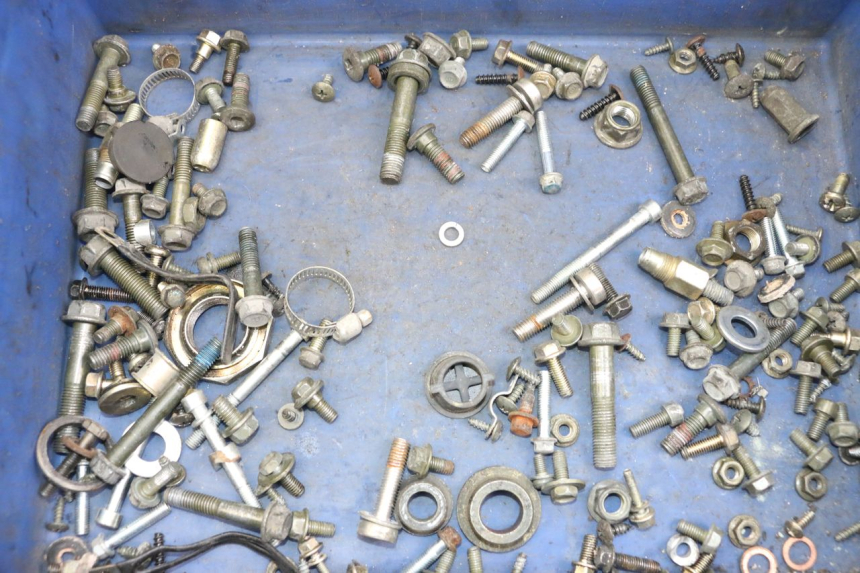 photo de ZAK SCHROEVEN EN BEVESTIGINGSMATERIAAL PEUGEOT BELVILLE 125 (2017 - 2021) - Detail van het onderdeel