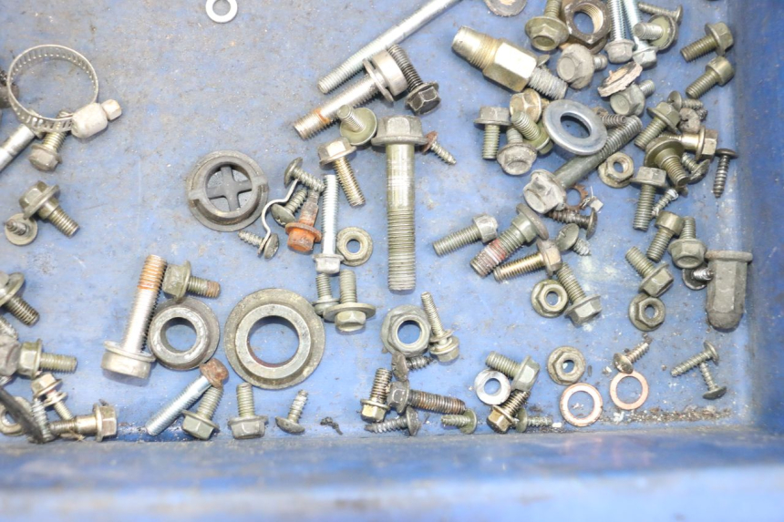 photo de ZAK SCHROEVEN EN BEVESTIGINGSMATERIAAL PEUGEOT BELVILLE 125 (2017 - 2021) - Zoom op gebruiksstaat